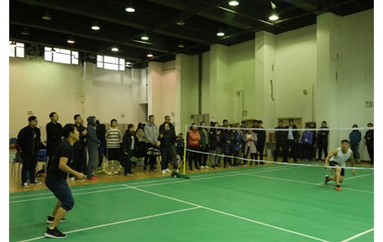 威海市国有资本运营有限公司举办 “共享新时代、羽你同拼搏”职工羽毛球比赛